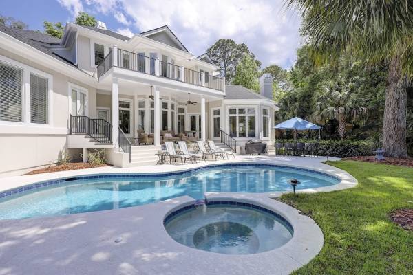 pool view of a vacation rental in palmetto dunes